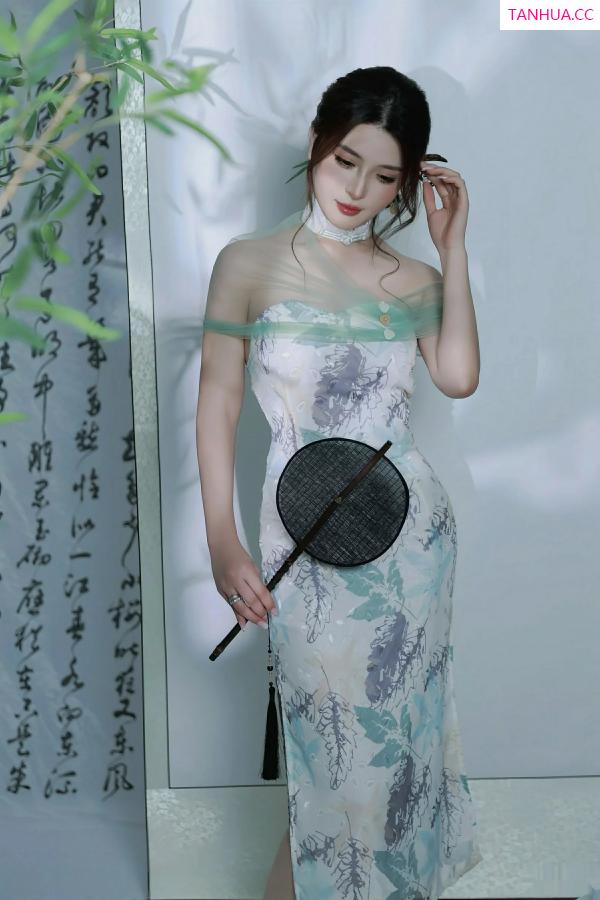   [XiuRen]高清写真图 2025.08.27 No.10694 阿依莎 浅色古风第12张图片